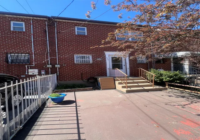 2nd image of 570 Christopher Ave, New York, NY 11212 | MLS# 981044