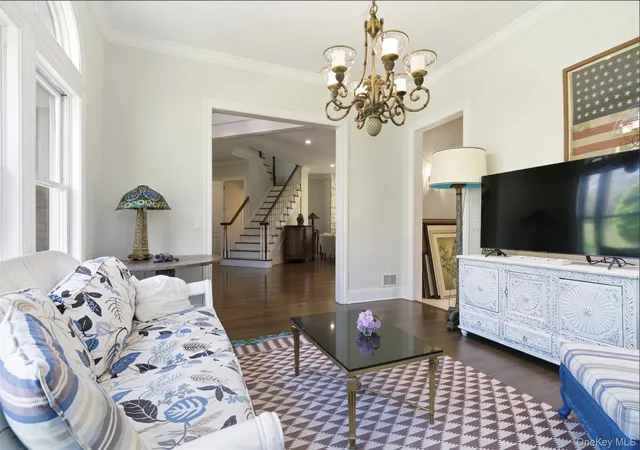3rd image of 9 Locust Woods Dr, Shelter Island, NY 11964 | MLS# 981046