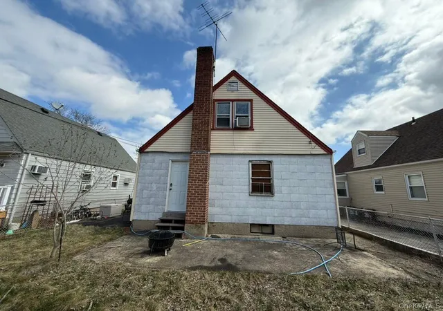 19th image of 78 36 269th St, New Hyde Park, NY 11040 | MLS# 981052