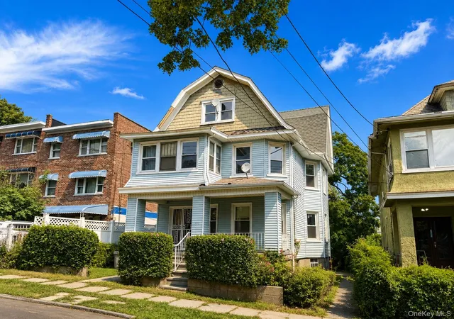 Photo 1 of Multi family home for sale at 131 Vista Pl, Mount Vernon, NY 10550 | MLS# 981059 | Listing updated on 2026-08-29