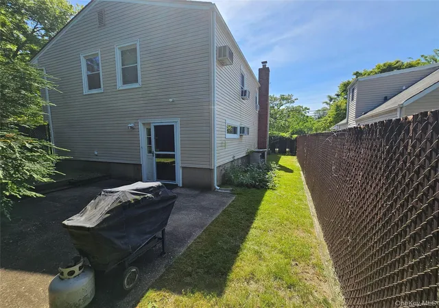 18th image of 5 Ireland Pl, Babylon, NY 11726 | MLS# 981084