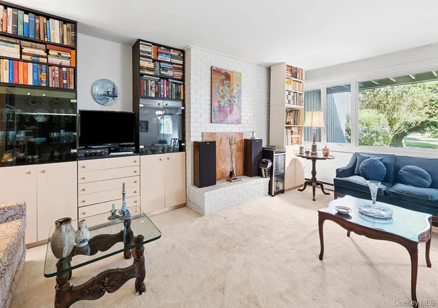 Photo 3 of Single family home for sale at 514 Montauk Hwy, East Hampton, NY 11930 | MLS# 981126 | Listing updated on 2026-04-24