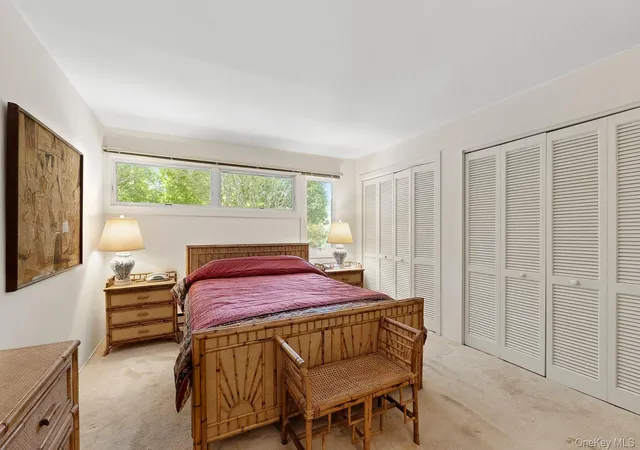 Photo 4 of Single family home for sale at 514 Montauk Hwy, East Hampton, NY 11930 | MLS# 981126 | Listing updated on 2026-04-24