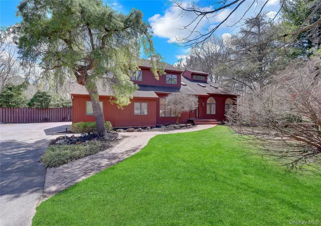 Photo 2 of Sale Pending at 6 Liberty Ln, Miller Place, NY 11764 | MLS# 981202 | Listing updated on 2026-09-19