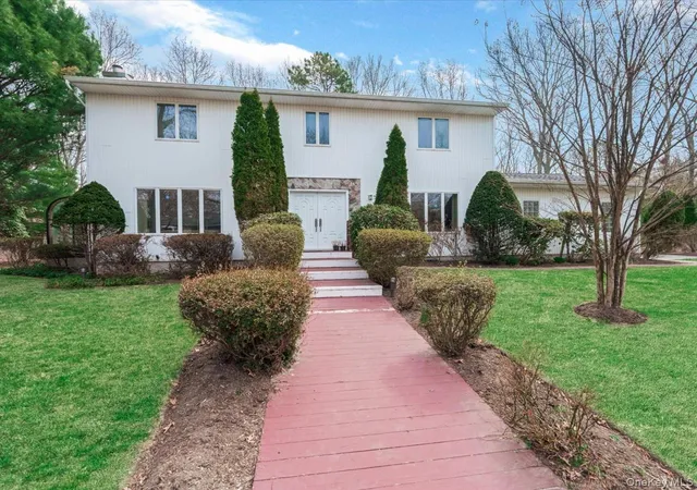 Photo 2 of Sale Pending at 21 Linden Ave, Kings Park, NY 11754 | MLS# 981254 | Listing updated on 2026-09-19