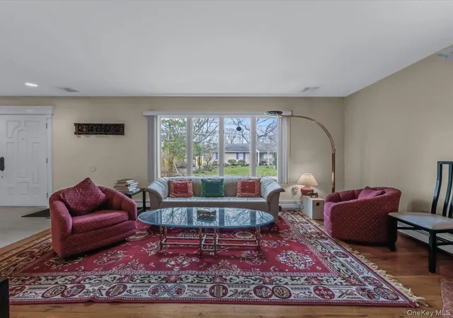 Photo 4 of Sale Pending at 21 Linden Ave, Kings Park, NY 11754 | MLS# 981254 | Listing updated on 2026-09-19