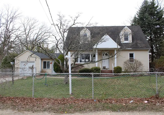 1st image of 1354 Manor Ln, Bay Shore, NY 11706 | MLS# 981302