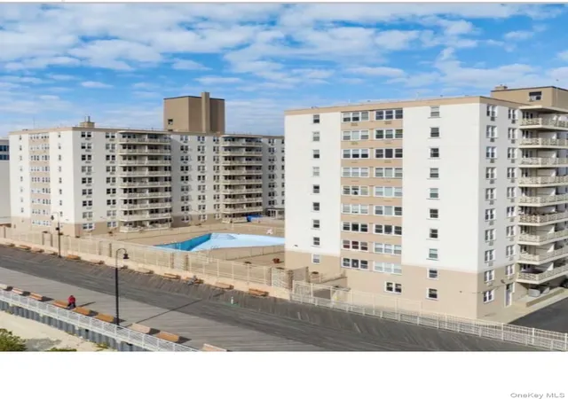 Photo 2 of Sale Pending at 450 Shore Rd #4 H, Long Beach, NY 11561 | MLS# 981308 | Listing updated on 2026-10-08