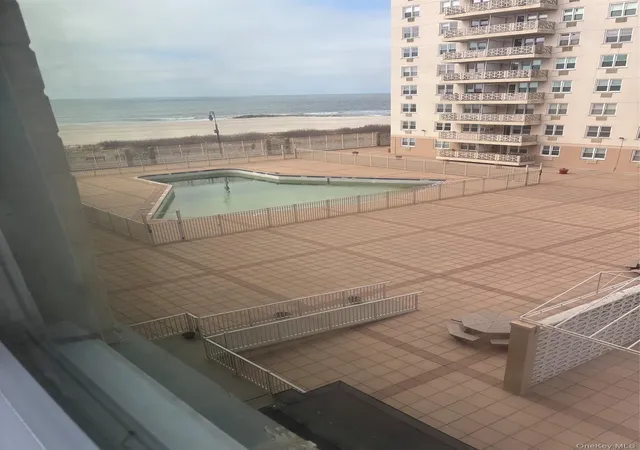 Photo 3 of Sale Pending at 450 Shore Rd #4 H, Long Beach, NY 11561 | MLS# 981308 | Listing updated on 2026-10-08