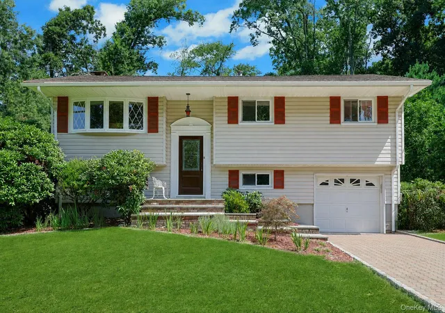 1st image of 19 Von Beaste Ln, Clarkstown, NY 10920 | MLS# 981324