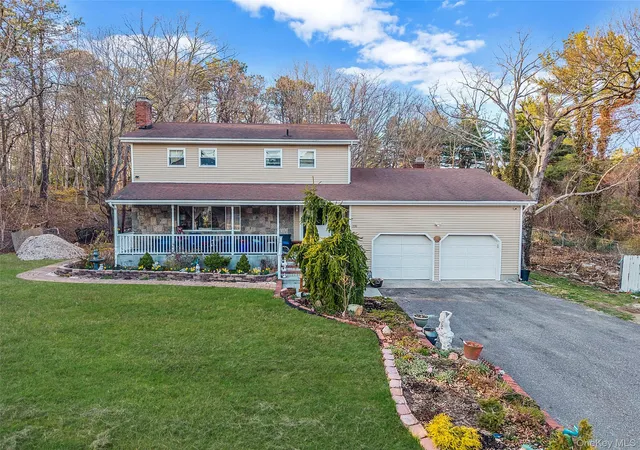 1st image of 231 W Woodside Ave, Brookhaven, NY 11772 | MLS# 981350