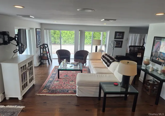 Photo 4 of Sale Pending at 2 S Valley Rd, Hampton Bays, NY 11946 | MLS# 981389 | Listing updated on 2026-07-14