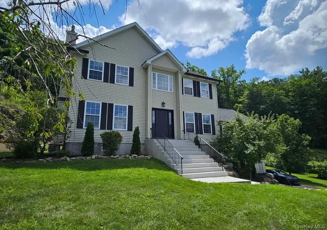 Photo 1 of Single family home for sale at 41 Hickory Rd, Ramapo, NY 10974 | MLS# 981395 | Listing updated on 2026-09-23