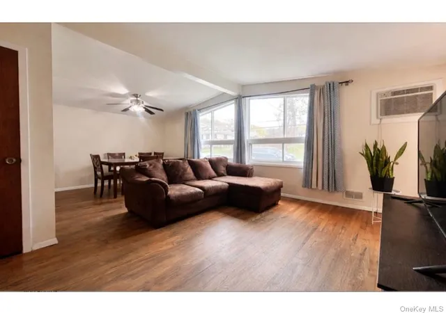 Photo 3 of Single family home for sale at 51 N Pascack Rd, Ramapo, NY 10954 | MLS# 981396 | Listing updated on 2026-04-20