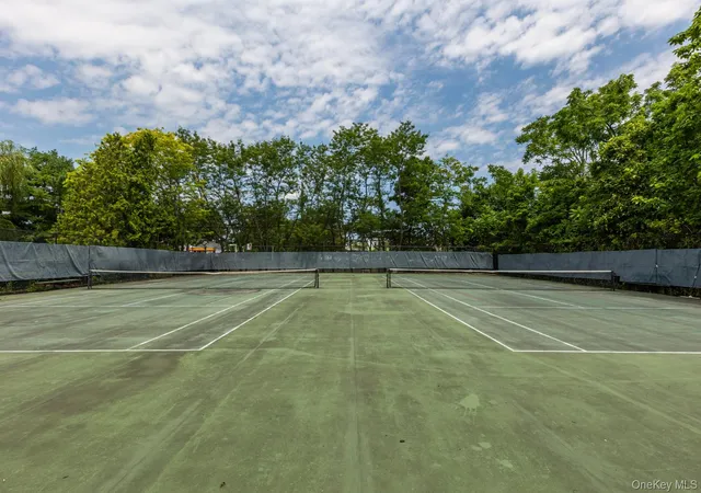 2nd image of 41 Doral Ln, Bay Shore, NY 11706