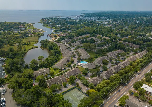 22nd image of 41 Doral Ln #41, Bay Shore, NY 11706 | MLS# 981405