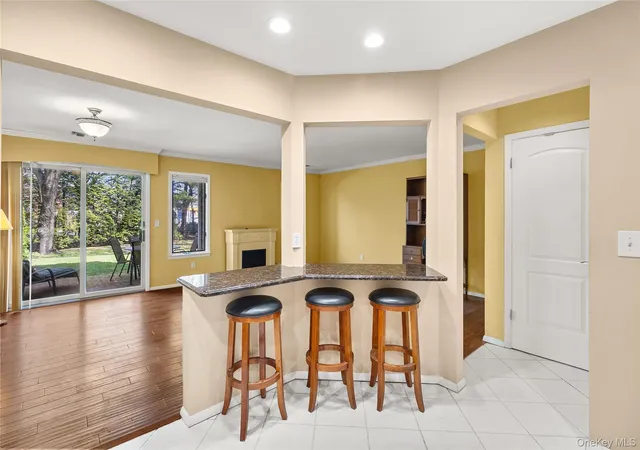 4th image of 41 Doral Ln, Islip, NY 11706