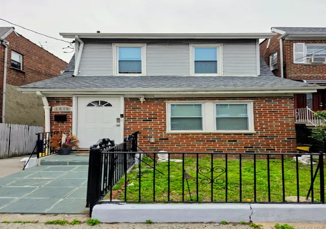 Photo 1 of Single family home for sale at 1015 Revere Ave, New York, NY 10465 | MLS# 981410 | Listing updated on 2026-09-16