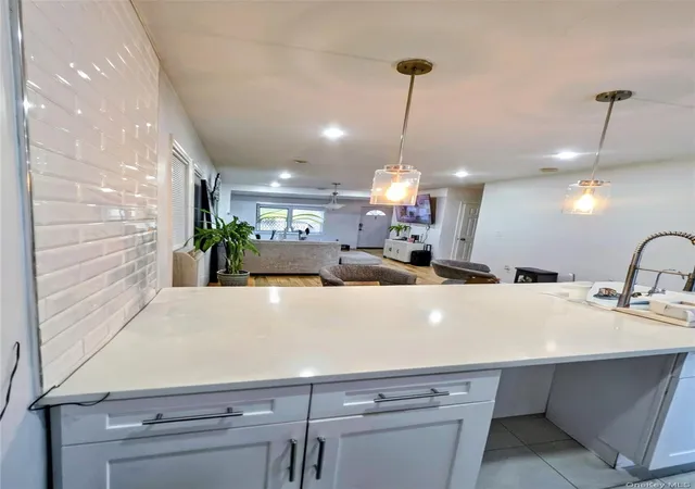 Photo 3 of Single family home for sale at 1015 Revere Ave, New York, NY 10465 | MLS# 981410 | Listing updated on 2026-09-16