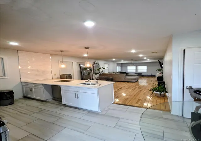 Photo 4 of Single family home for sale at 1015 Revere Ave, New York, NY 10465 | MLS# 981410 | Listing updated on 2026-09-16