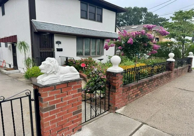 Photo 5 of Sale Pending at 77 Lucille Ave, Elmont, NY 11003 | MLS# 981432 | Listing updated on 2026-06-10