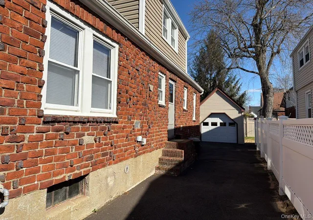 3rd image of 987 Wallace Ave, Hempstead, NY 11510 | MLS# 981434