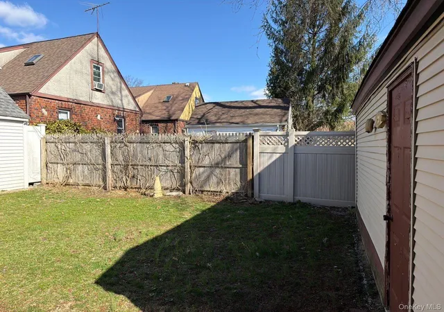 5th image of 987 Wallace Ave, Hempstead, NY 11510 | MLS# 981434