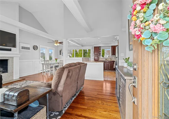 3rd image of 261 N 6Th St, Oyster Bay, NY 11714 | MLS# 981473