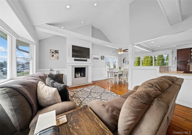 5th image of 261 N 6Th St, Oyster Bay, NY 11714 | MLS# 981473