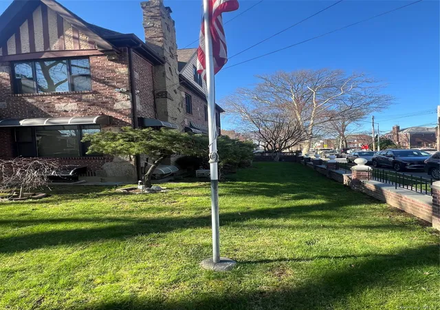 Photo 3 of Single family home for sale at 19519 45th Avenue, Flushing, NY 11358 | MLS# 981474 | Listing updated on 2026-09-01