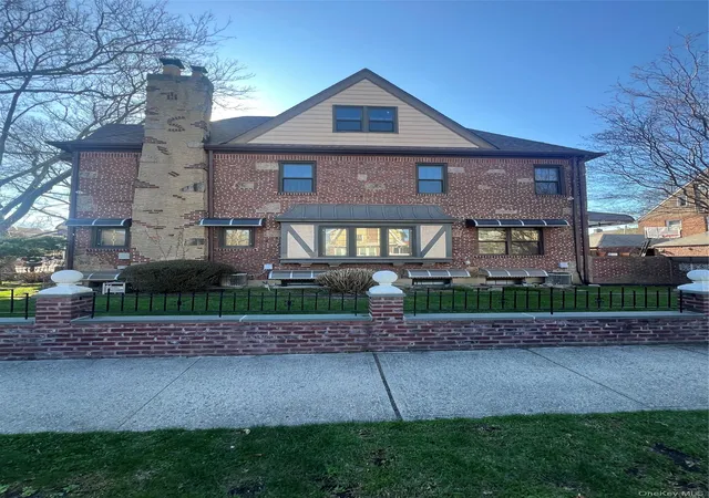 Photo 3 of Single family home for sale at 19519 45th Avenue, Flushing, NY 11358 | MLS# 981474 | Listing updated on 2026-09-01