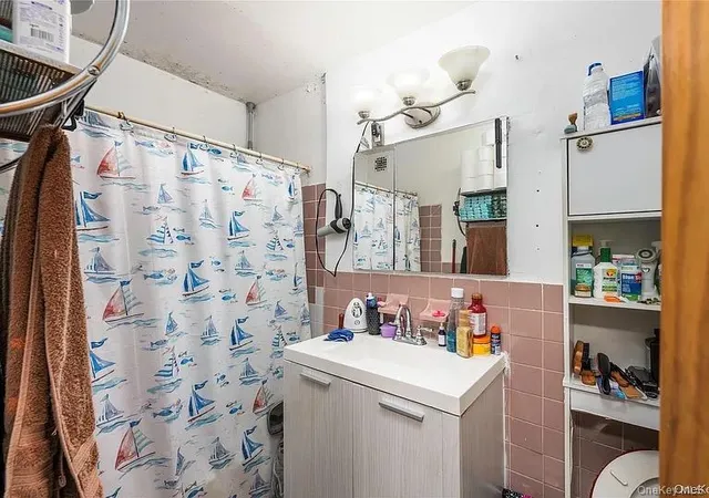 2nd image of 2661 Marion Ave, Bronx, NY 10458