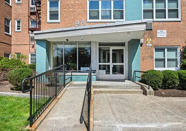 1st image of 98 Dehaven Dr #2B, Yonkers, NY 10703 | MLS# 981565