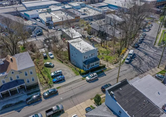 Photo 3 of Sale Pending at 220 Woodland Ave, Yonkers, NY 10703 | MLS# 981608 | Listing updated on 2026-09-22