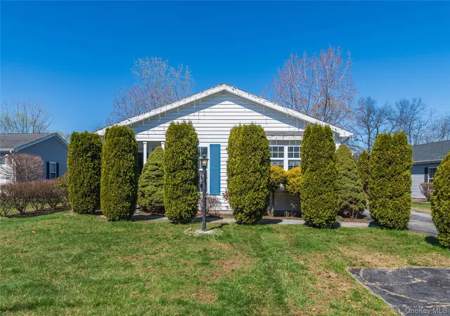 Photo 4 of Single family home for sale at 19 Biscayne Blvd, Poughkeepsie (town), NY 12603 | MLS# 981621 | Listing updated on 2026-09-16