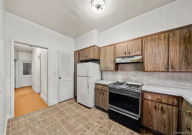 Photo 4 of Sale Pending at 3927 57th Street, Woodside, NY 11377 | MLS# 981656 | Listing updated on 2026-04-30