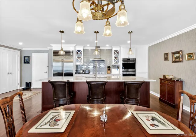 4th image of 433 Main St #212, North Hempstead, NY 11050 | MLS# 981658