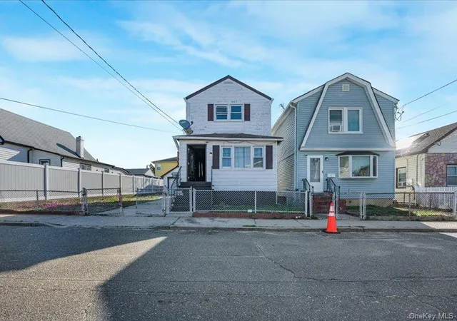 Photo 2 of Sale Pending at 91 Elzey Ave, Elmont, NY 11003 | MLS# 981683 | Listing updated on 2026-09-18