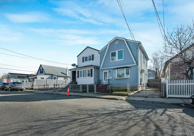 Photo 3 of Sale Pending at 91 Elzey Ave, Elmont, NY 11003 | MLS# 981683 | Listing updated on 2026-09-18