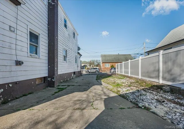 Photo 4 of Sale Pending at 91 Elzey Ave, Elmont, NY 11003 | MLS# 981683 | Listing updated on 2026-09-18