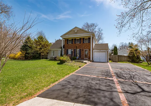 2nd image of 28 Barnsley Crescent, Mount Sinai, NY 11766 | MLS# 981741