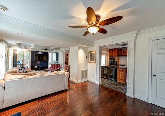 3rd image of 28 Barnsley Crescent, Mount Sinai, NY 11766 | MLS# 981741