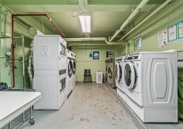 2nd image of 14455 Melbourne Ave, New York, NY 11367