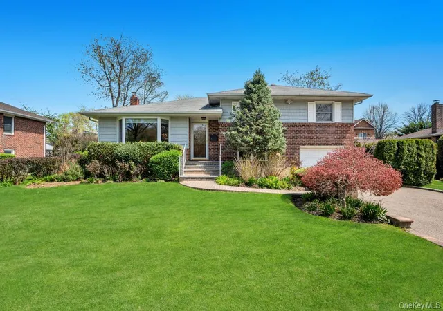 1st image of 98 Larch Dr, New Hyde Park, NY 11040 | MLS# 981782