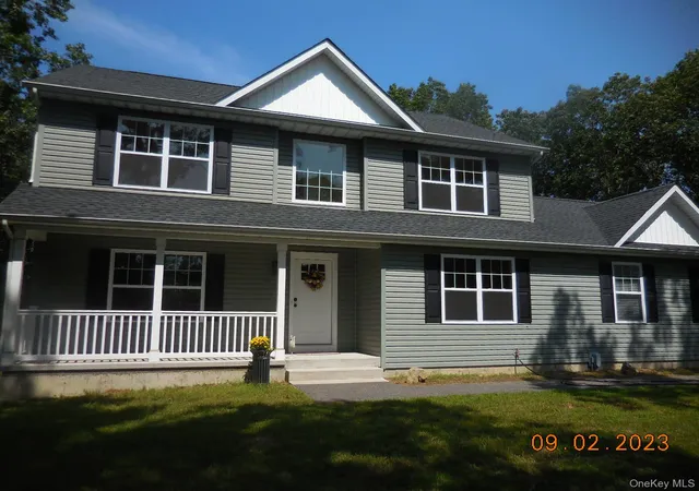 1st image of 230 Expressway Dr N, Medford, NY 11763 | MLS# 981826