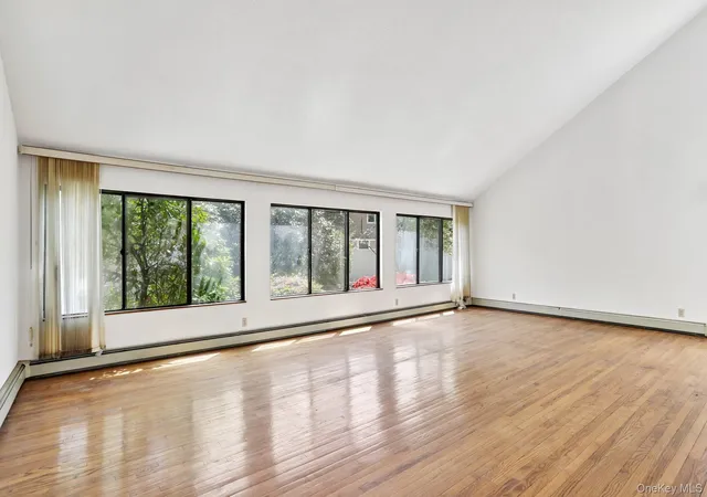 Homes for sale in Greenburgh, NY | 20 High Point Ln, Greenburgh, NY 10583 | MLS# 981833