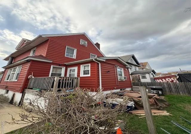 Photo 3 of Sale Pending at 10409 189th Street, Saint Albans, NY 11412 | MLS# 981872 | Listing updated on 2026-04-11