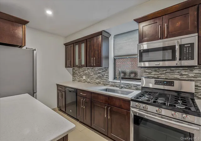 Photo 2 of Sale Pending at 7423 Ridge Blvd #6C, Brooklyn, NY 11209 | MLS# 981899 | Listing updated on 2026-06-03
