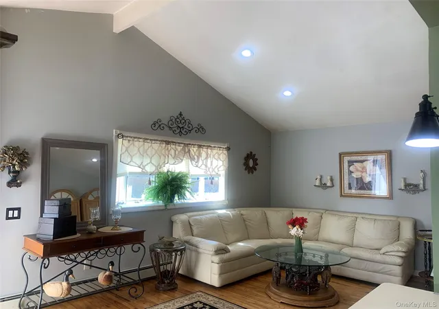 5th image of 159 Parkwood Dr, Shirley, NY 11967 | MLS# 981901