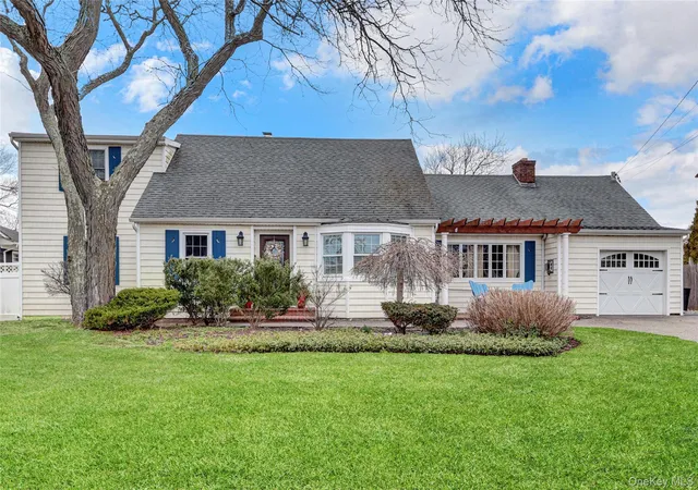 Photo 1 of Single family home for sale at 197 Blackheath Rd, Lido Beach, NY 11561 | MLS# 981905 | Listing updated on 2026-08-14